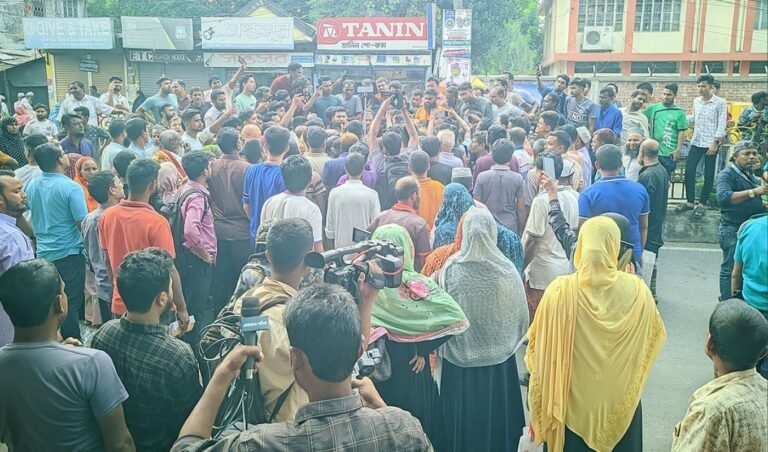 সরে পড়ার চেষ্টা Protest Erupts at Rangpur Fareast Islami Life Insurance Over Pending Claims