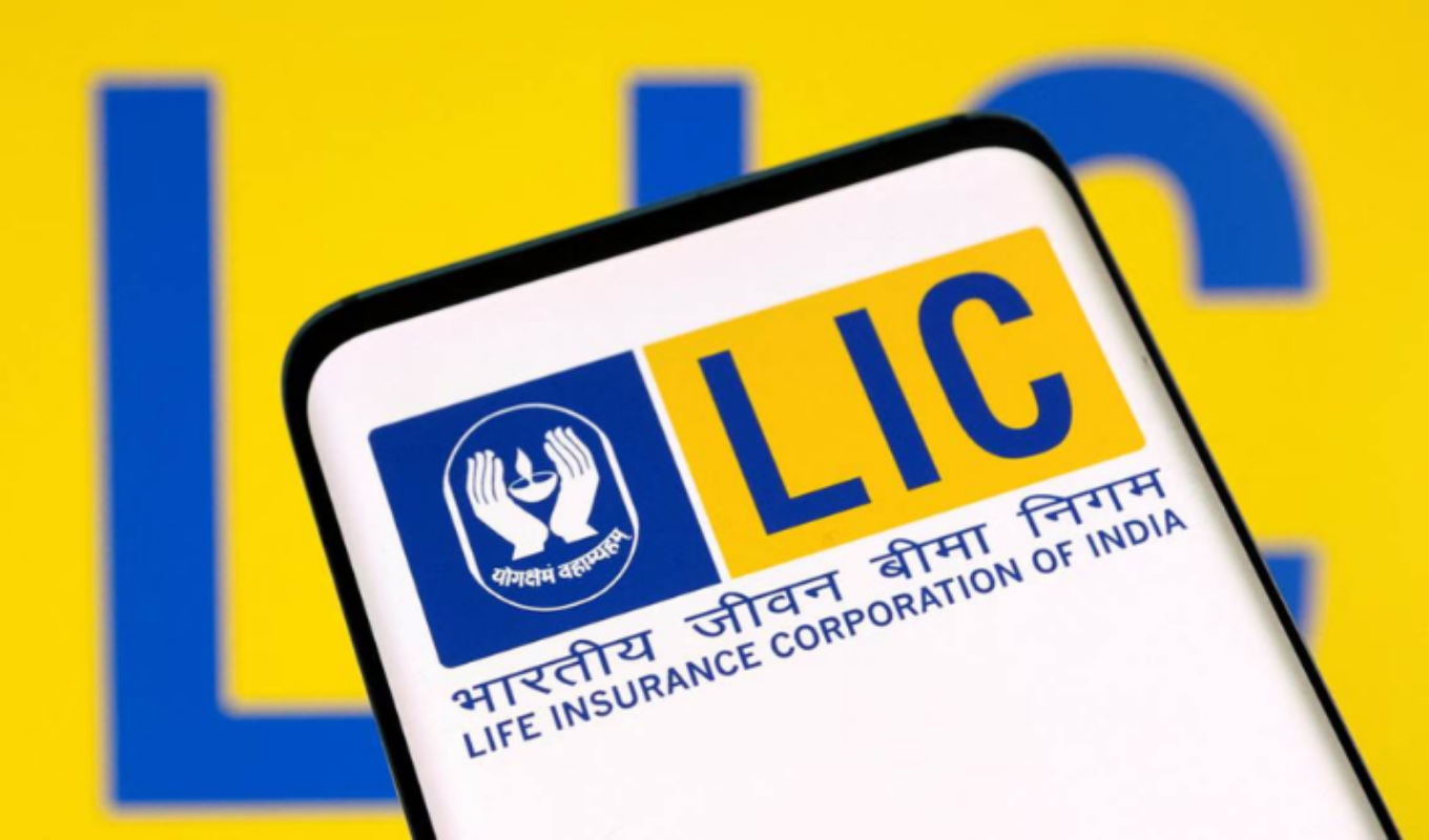 LIC AAO Mains 2025 Exam Review Moderate Difficulty Key Sections Highlighted LIC AAO Mains 2025 Exam Review: Moderate Difficulty, Key Sections Highlighted