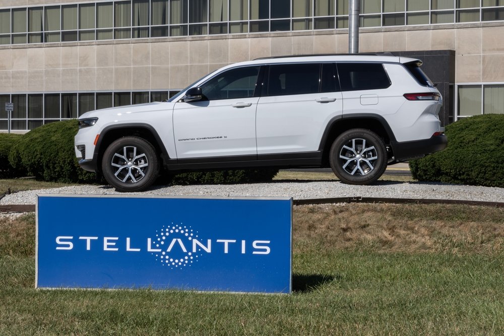 Stellantis Recalls 375000 Jeep SUVs Over Fire Risk Advises Owners to Park Outdoors Stellantis Recalls 375,000 Jeep SUVs Over Fire Risk, Advises Owners to Park Outdoors